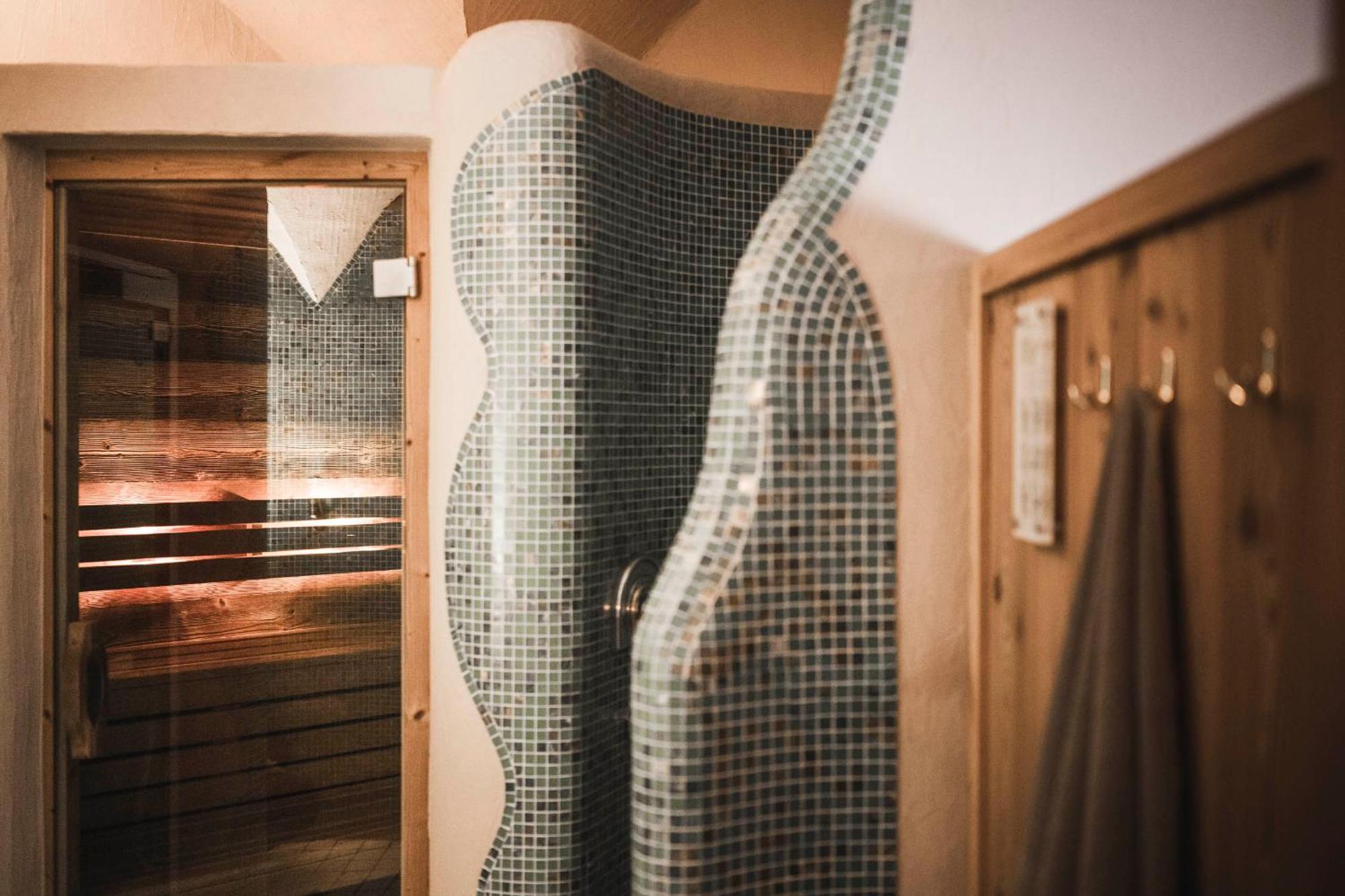 Hotel Cavallino D'Oro Bed&Breakfast Castelrotto Esterno foto