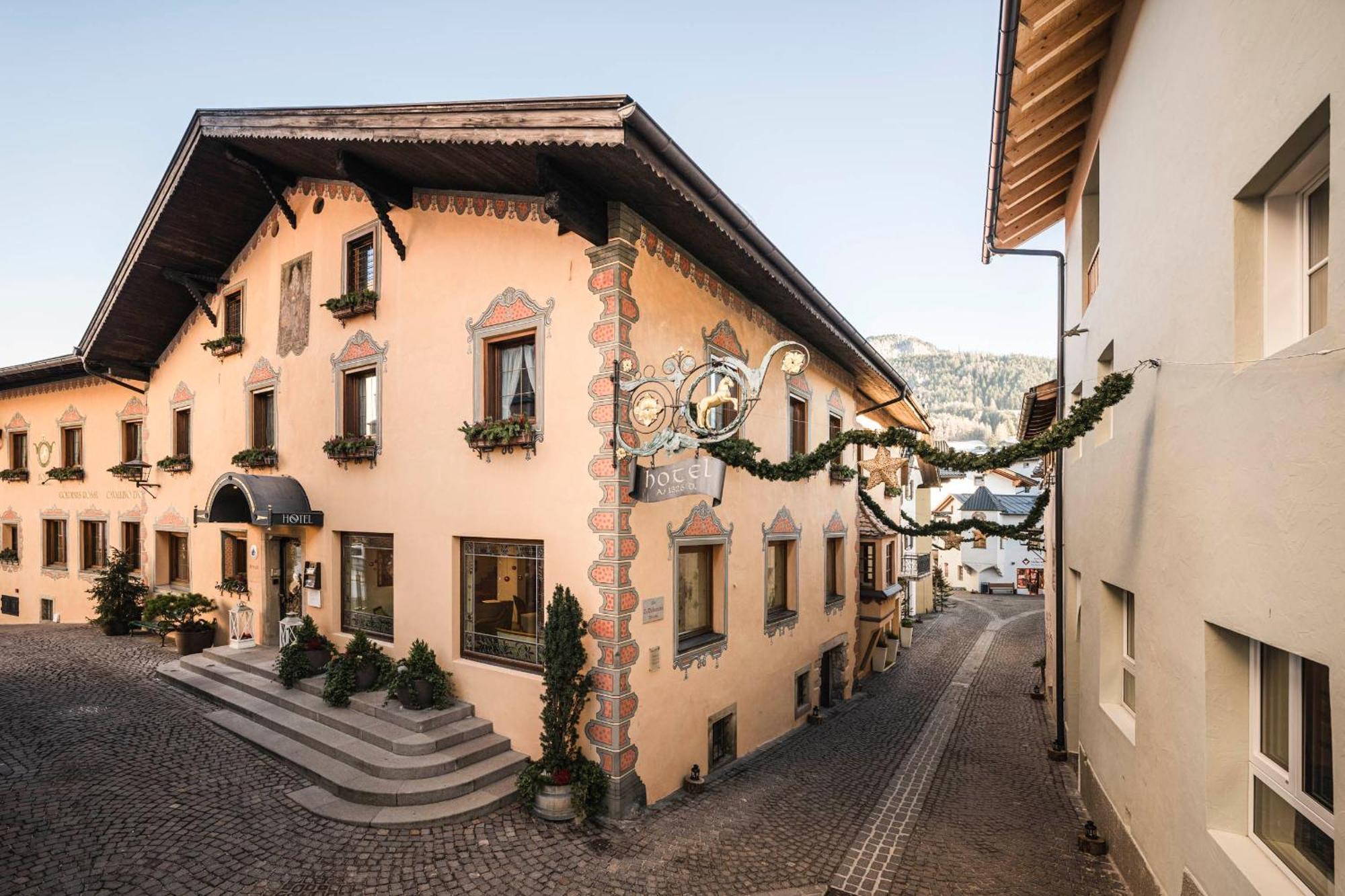Hotel Cavallino D'Oro Bed&Breakfast Castelrotto Esterno foto