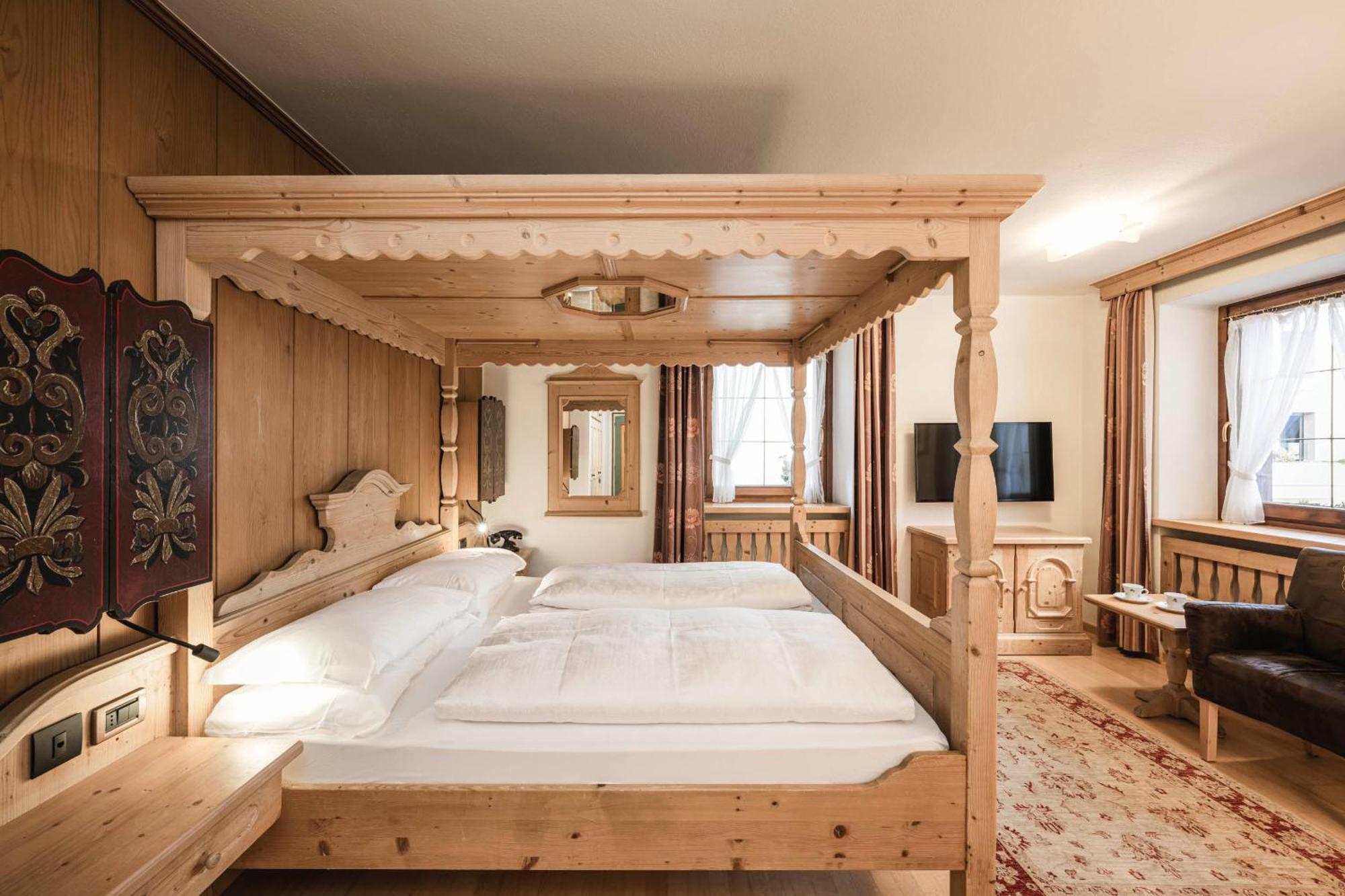 Hotel Cavallino D'Oro Bed&Breakfast Castelrotto Esterno foto