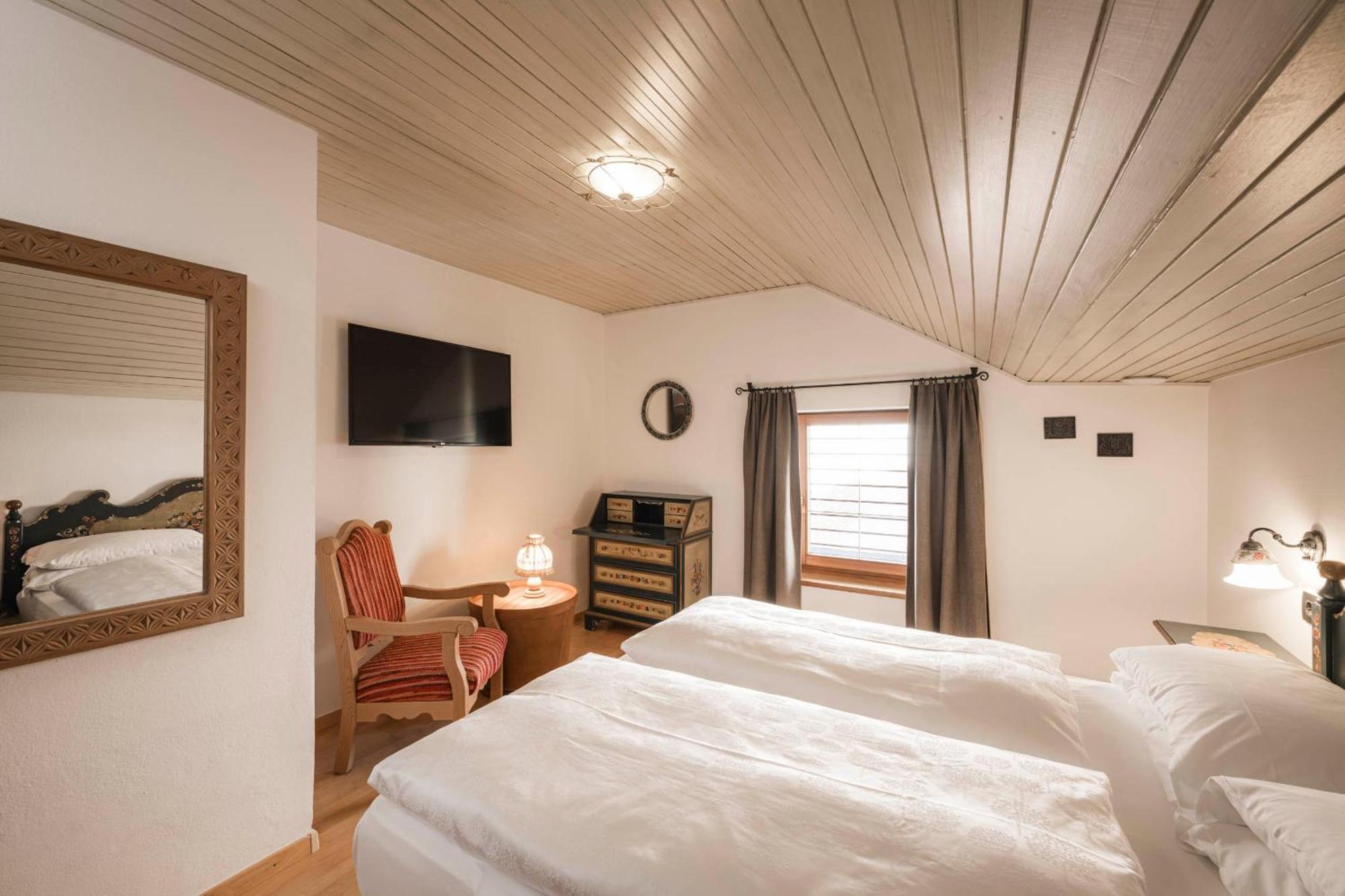 Hotel Cavallino D'Oro Bed&Breakfast Castelrotto Esterno foto